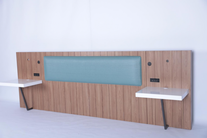 Moderne simple hôtel en bois massif King Tête avec deux tables de nuit 0