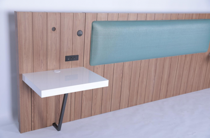 Moderne simple hôtel en bois massif King Tête avec deux tables de nuit 1