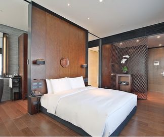 Les meubles foncés de chambre à coucher d'hôtel de finition de noix de style classique placent haut durable