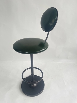 Un bon prix. Le compteur de bar haut Barstool avec T a formé le dos et le repose-pieds mous en ligne