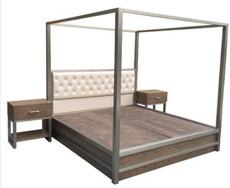 Un bon prix. Les meubles de chambre à coucher de la Reine de cadre en métal placent le bois de chêne du Roi Bed With Light en ligne
