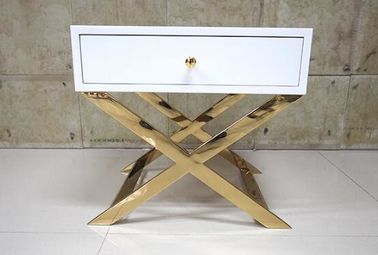 Un bon prix. Tables de chevet peintes blanches d'hôtel d'or avec à base métallique poli, 60% Sheen en ligne