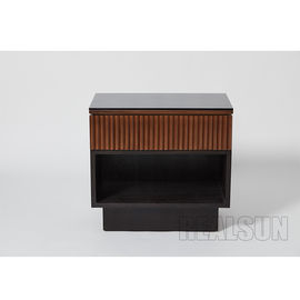 Un bon prix. Tables de chevet de Ritz Carlton Natural Walnut Veneer Hotel avec l'espace ouvert Nightstand en ligne
