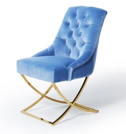 Un bon prix. La salle à manger de X de croix en métal de meubles d'or de jambes préside le bouton de tissu de Blue Velvet orné en ligne