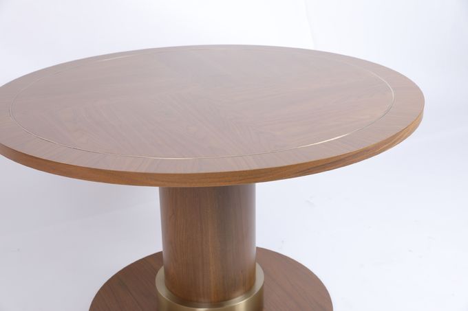 Base de piédestal de table de salle à manger de frontière de marqueterie en métal de placage de chêne blanc avec le collier en métal 0