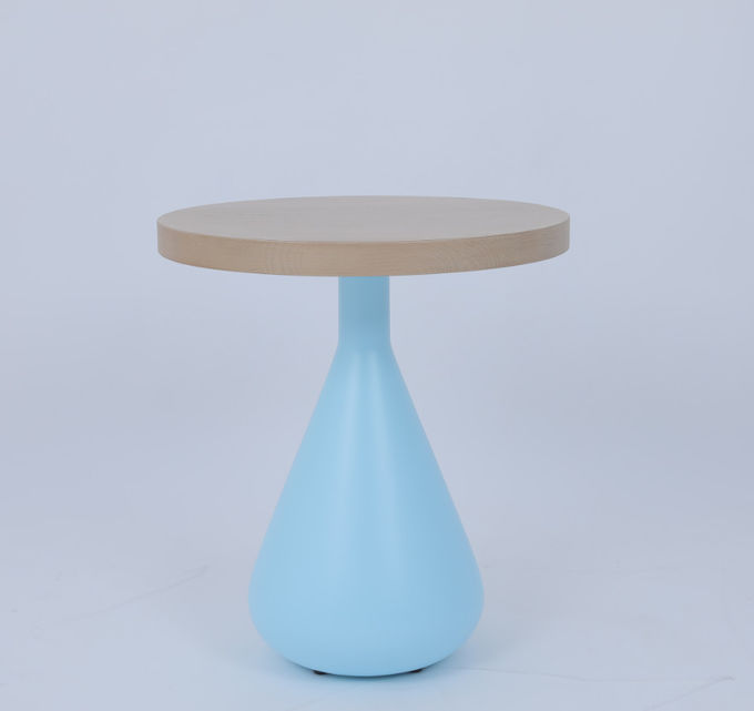 Table de cocktail en bois pour une table d'hôtel 2