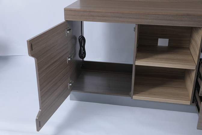 Salle de couchage moderne personnalisée panneau de télévision linéaire expansive et armoire de bureau pour l'hôtel Hilton 4