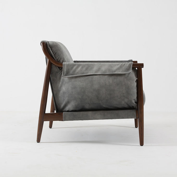 Le tissu a tapissé le style nordique en bois solide de chaise d'accent de cadre 2